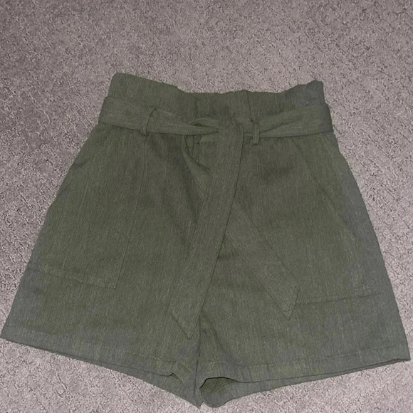 BB Dakota | Seaside Cinch short in Army Green - Small. - Picture 2 of 6